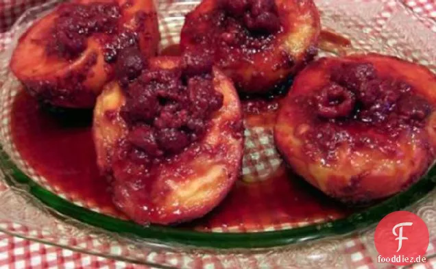 Gegrillte Pfirsiche mit Himbeeren