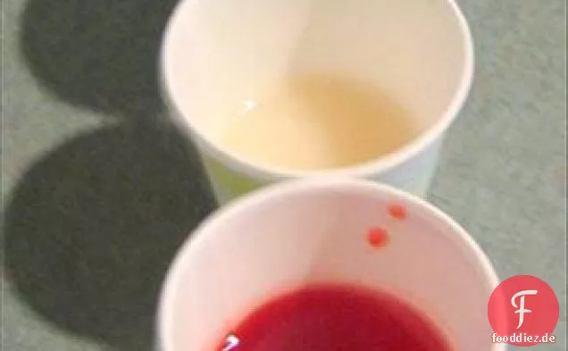 Honig-Limonade Mit Himbeer-Cubes
