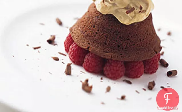 Bittersüße Schokoladenkuchen mit Espressocreme