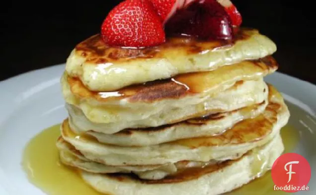 Pfannkuchen mit Blutorangen-Honig-Sauce