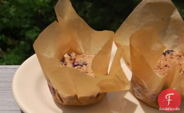 Crepes mit Heidelbeerfüllung und Rhabarberkompott