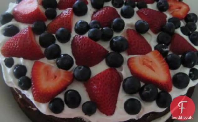 Einfache Brownie-Berry Shortcake