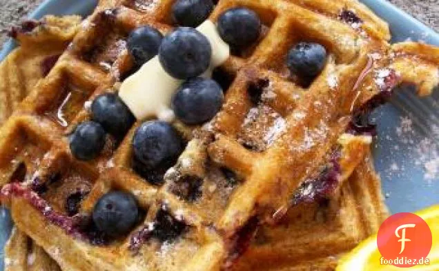 Vollkornpfannkuchen mit Blaubeerkompott