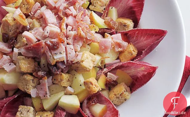 Pancetta, roter Chicorée und Apfel