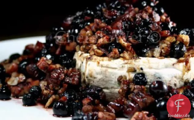 Blauer Brie (Gebackener Brie mit Blaubeeren)