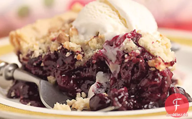 Wild Blueberry Pie mit Mandel Crumble Topping