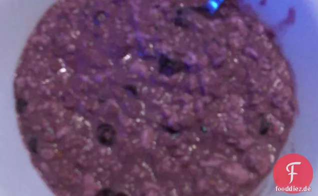 Blaubeer-Frischkäse und Haferflocken