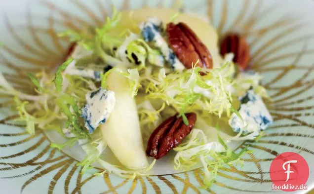 Chicorée-Salat mit Quitten und Pekannüssen