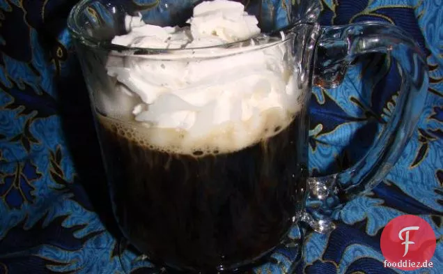 Gewürfeltes Huhn mit Kaffeesauce