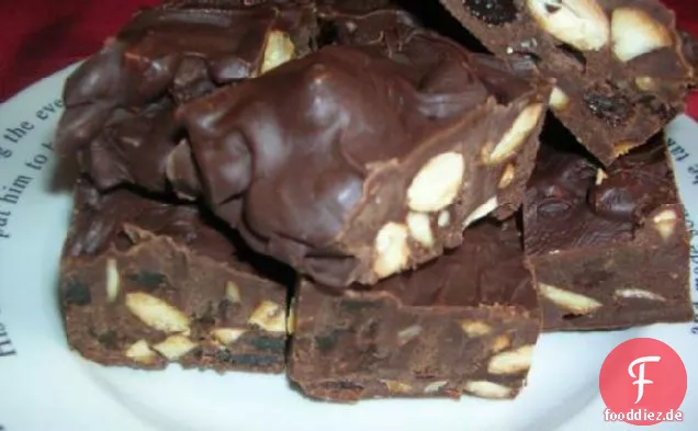 Schnelle Frucht und Nuss Fudge