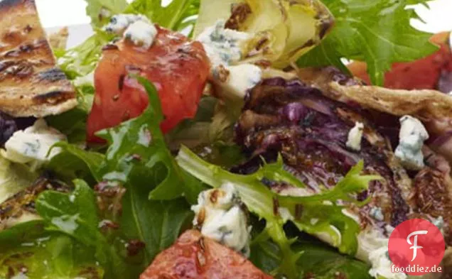 Gegrilltes Bittergrün mit Kümmel & Pfirsich
