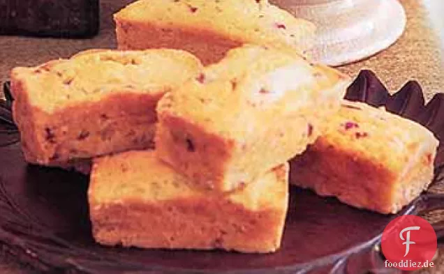 Maisbrot mit Fenchelsamen, getrockneten Preiselbeeren und goldenen Rosinen