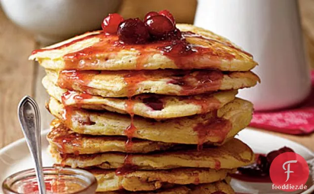 Cranberry-Orange Pfannkuchen mit Cranberry-Ahornsirup