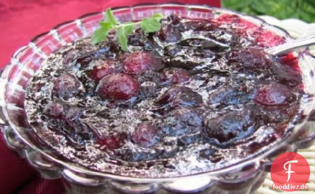 Gewürzte Cranberry-Orangensauce mit Zinfandel