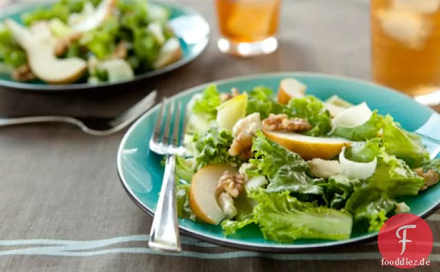 Endivien-, Birnen- und Walnusssalat