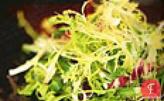 Gemischte Salat-Chiffonade mit Gorgonzola-Kräuterdressing