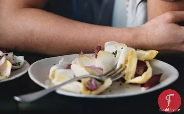 Roter und weißer Endiviensalat
