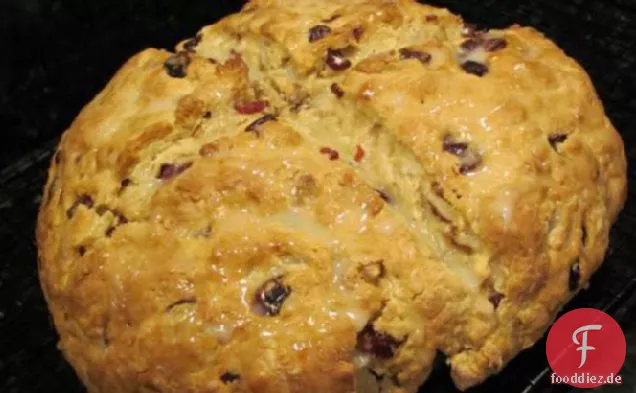 Cranberry Soda Brot mit Limettenglasur