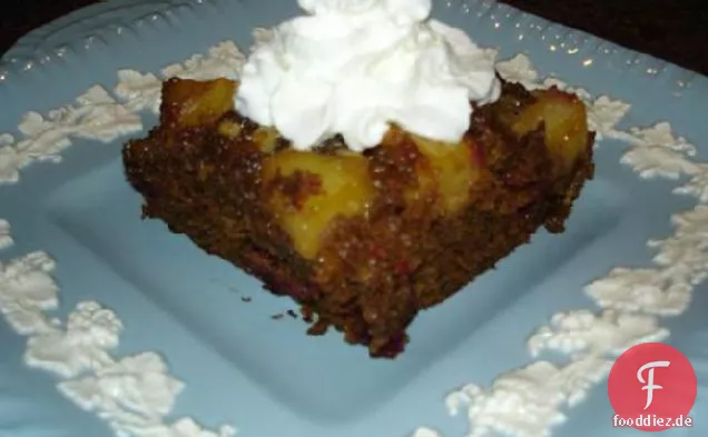 Upside-Down-Lebkuchen Mit Preiselbeeren und Ananas