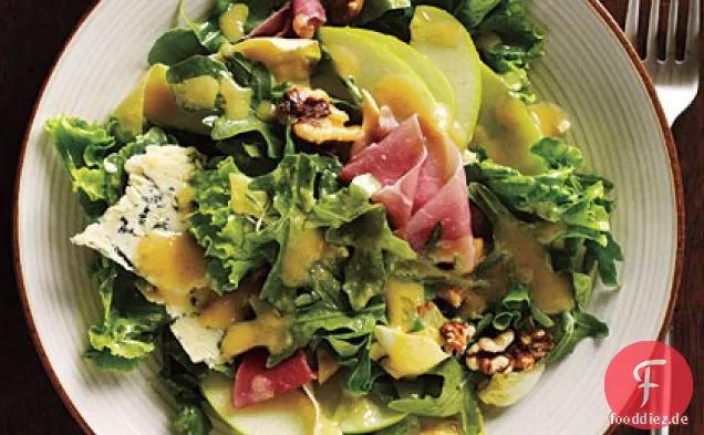 Herbstsalat mit Äpfeln, Walnüssen und Stilton