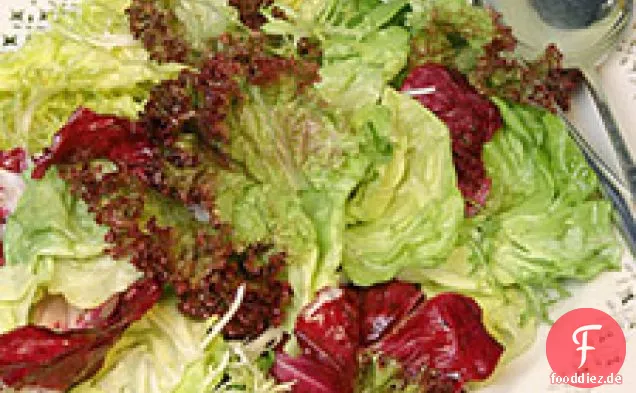 Grüner Salat mit basischer Vinaigrette