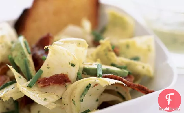 Endivien-Speck-Salat mit Avocado-Dressing