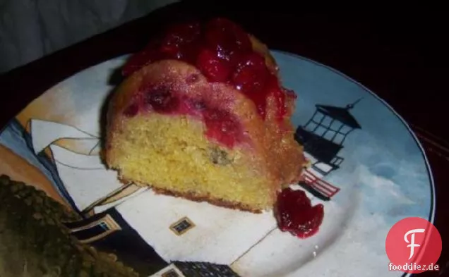 Cranberry-Kuchen mit Orangensauce