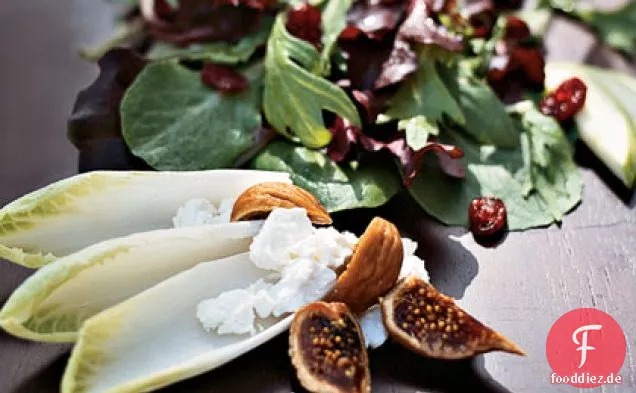 Mesclun Greens mit Getrockneten Feigen und Ziegenkäse