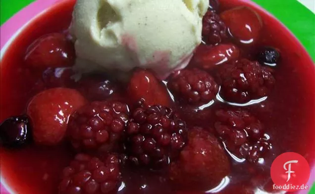 Rote Grütze Deutscher Mixed Berry Pudding