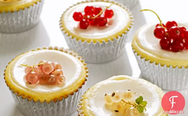 Käsekuchen-Cupcakes mit Sauerrahm-Topping