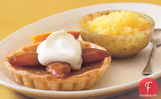 Mandarinen-Dattel-Törtchen mit Buttermilch-Schlagsahne und Mandarinen-Granita