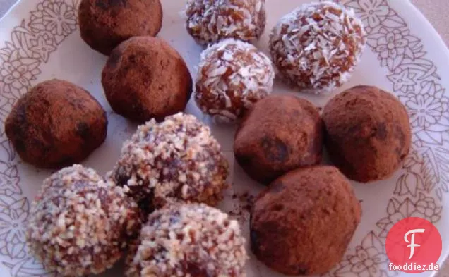 Johannisbrot-Orangen Kugeln