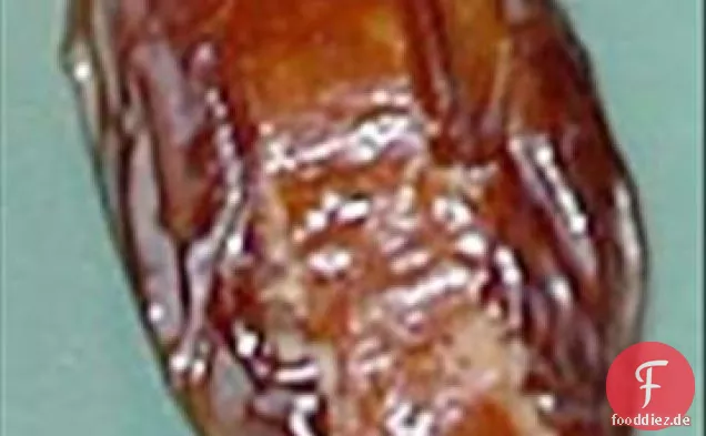 Linguiça-Gefüllte Medjool Datteln mit Speck umwickelt
