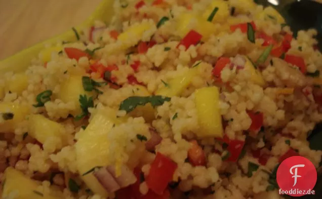 Würziger tropischer Couscous-Salat