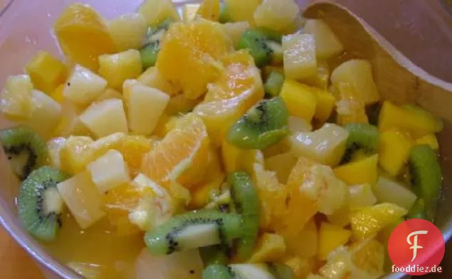 Fettfreier frischer tropischer Obstsalat