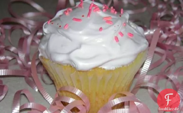 Magnolia Bakery's Vanille Geburtstagstorte und Zuckerguss