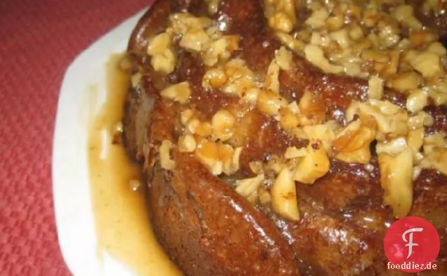 Pear Spice Bundt Kuchen mit Walnuss Praline Topping