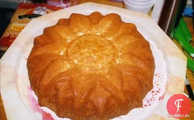Rich Fudge Ribbon-Bundt Cake