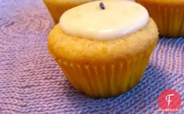 Lavendel Zitronen Cupcakes (mit Zuckerguss)