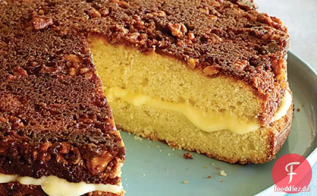 Pudding-gefüllter Walnuss-Kuchen