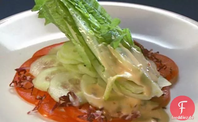 Romaine Salat mit Carpaccio von Tomaten und Gurken