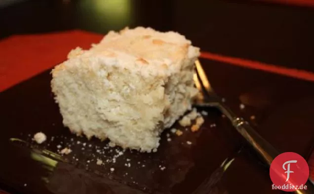 Frischkäse-gefüllter Krümelkuchen