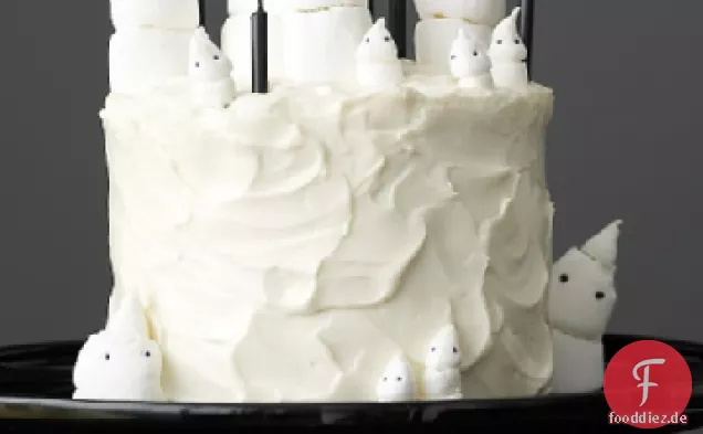Schokoladen-Marshmallow-Geisterkuchen und Mini-Cupcakes