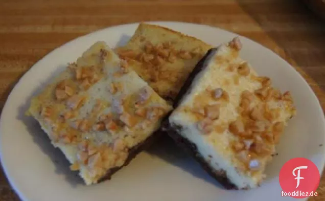 Toffee-gekrönte Käsekuchen-Riegel