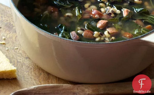 Schwarzäugige Erbsensuppe mit Andouille & Collards