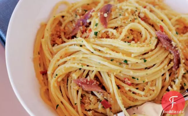 Spaghetti mit Sardellen und Semmelbrösel (Spaghetti con Acciughe e Mollica)