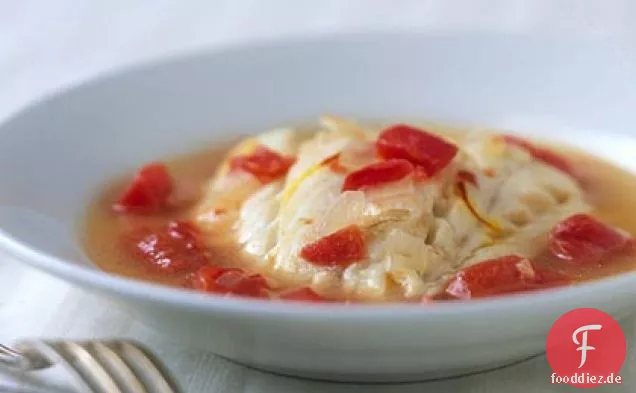 Kabeljau pochiert in Tomaten-Safran-Brühe
