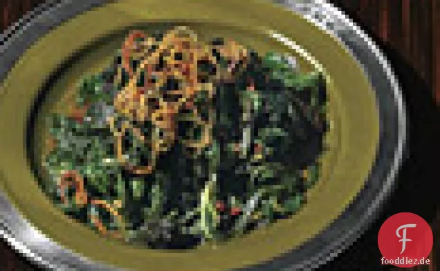 Skillet Greens mit knusprigen Schalotten und Apfelwein Gastrique