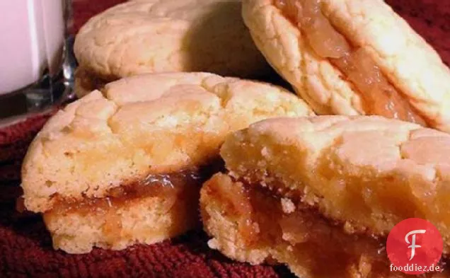 Kuchen Mix Cookie Sandwiches