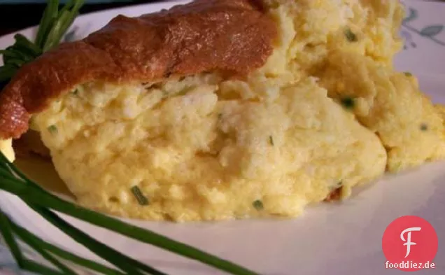 Käsesouffle mit Jakobsmuscheln und Schnittlauch